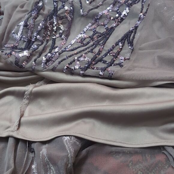 R&M Richards gorgeous plum color sequin dress size 10 - Picture 14 of 14